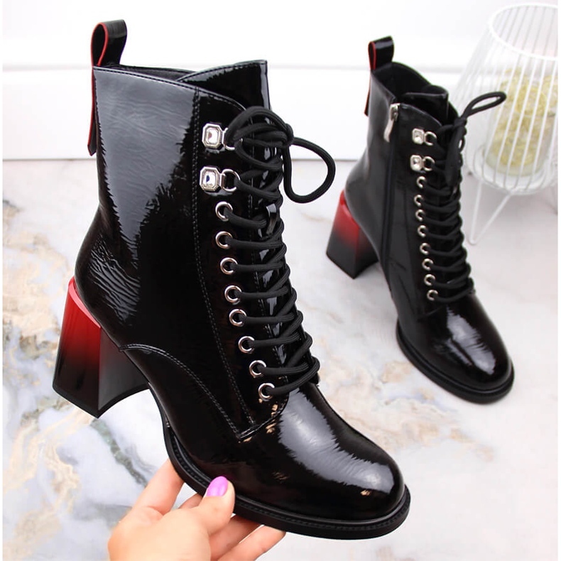 Fekete lakkozott női magassarkú csizma D&amp;A S.Barski Premium Collection MR870-06 1