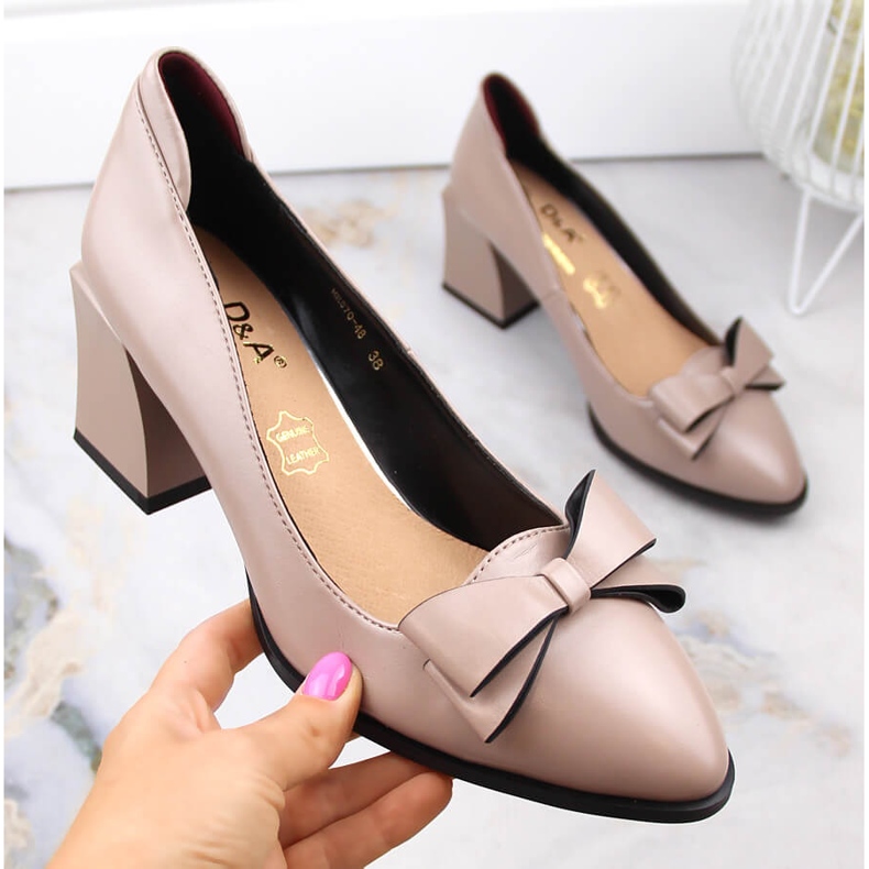 Női magas sarkú cipő bézs masnival D&amp;A S.Barski Premium Collection MR870-48 1