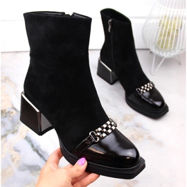 Fekete női csizma dekoratív sarokkal D&amp;A S.Barski Premium Collection MR870-70 1