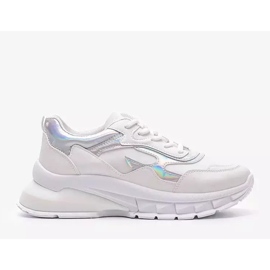 Fehér cipők vastag Kristen talpon 1