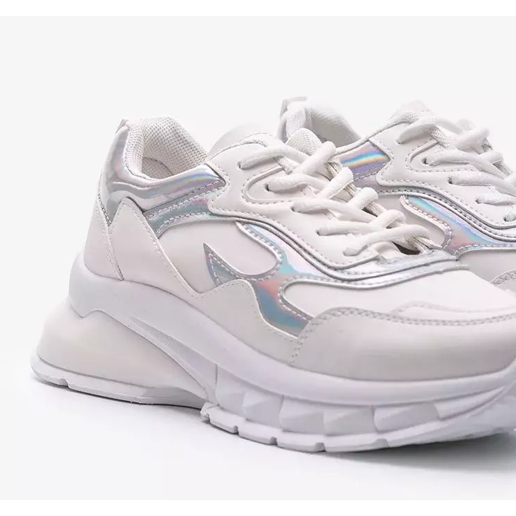 Fehér cipők vastag Kristen talpon 2