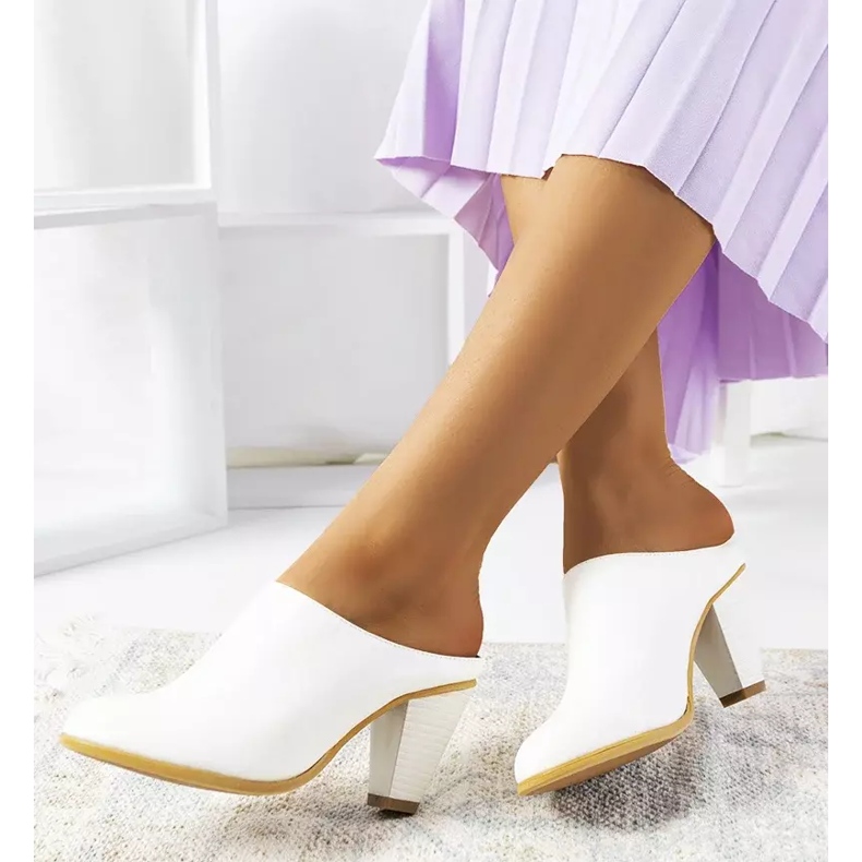 Fehér papucs a Plotkin poszton 2