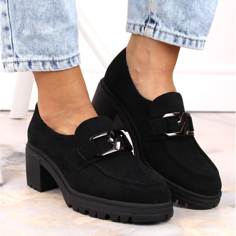 Fekete velúr magassarkú Vinceza 10921 lánccal 1