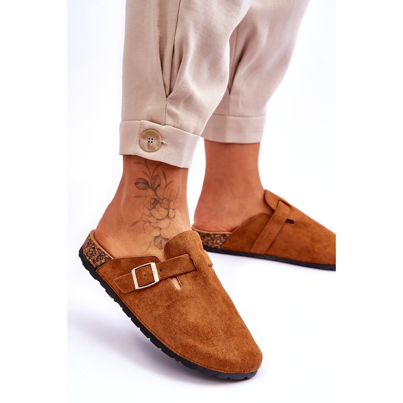 Velúr papucsok egy Camel Cork Platformon barna 1