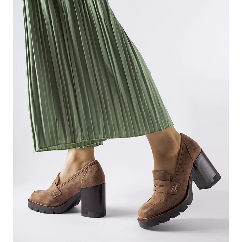 Vinceza Barna pumpák bőr talpbetéttel a Vincezától 1