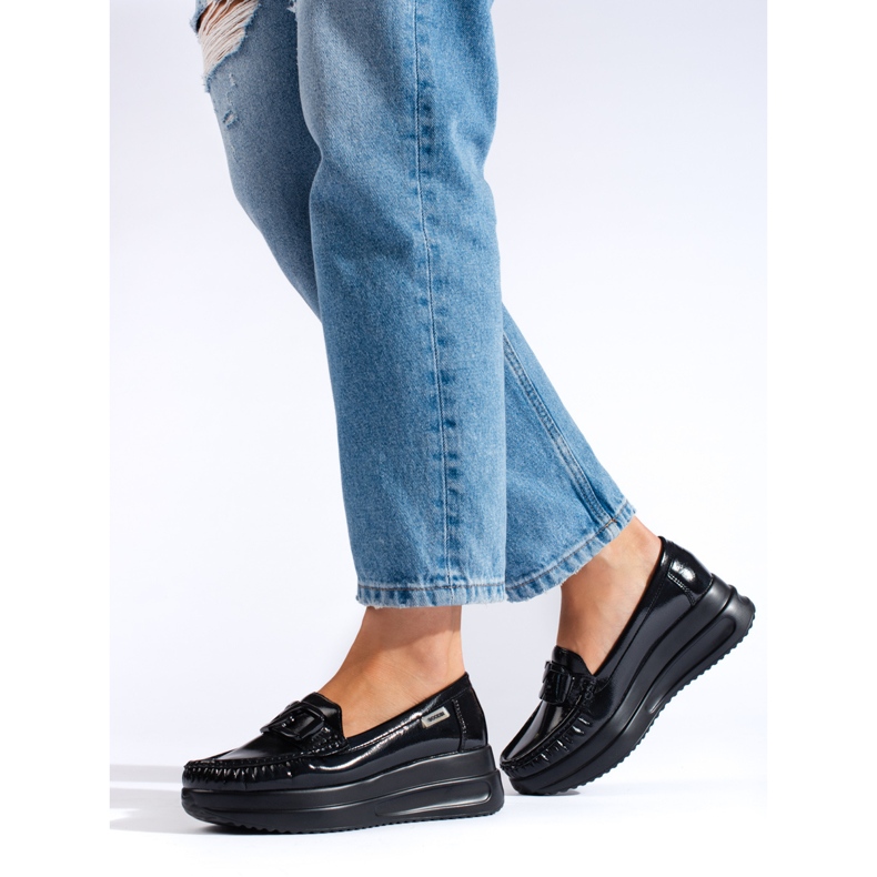 Női fekete lakkcipő Shelovet csattal 2