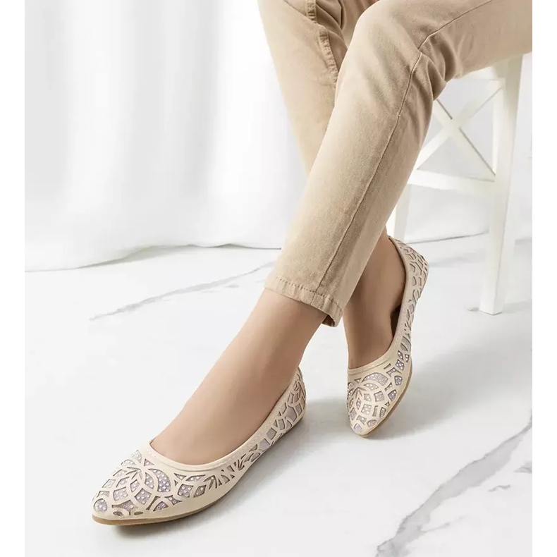 PA1 Lavarin bézs áttört balerinák 2