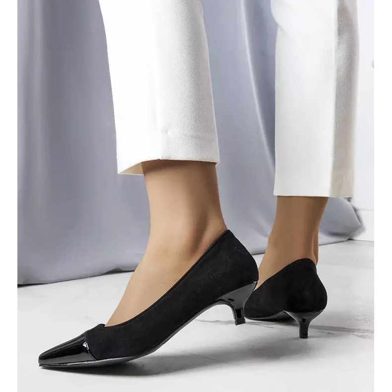 BM Kacsa lakklábú fekete pumpák 1