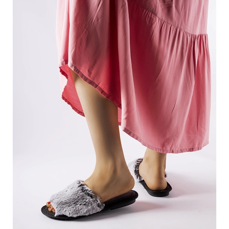 Inblu Giacomo fekete papucs szürke bundával 1