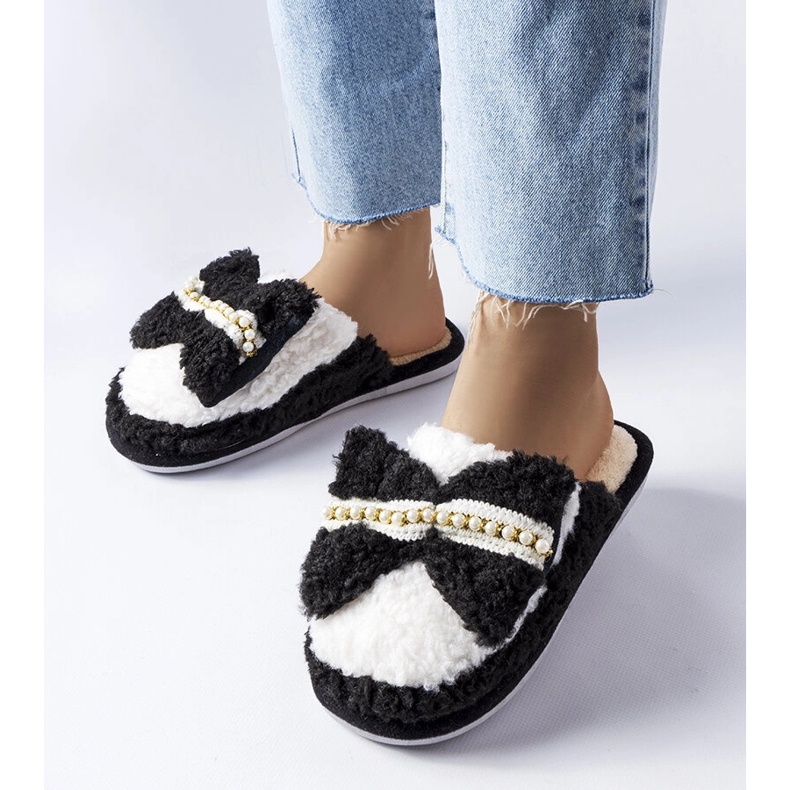 Fekete-fehér papucs masnival 1 Fekete-fehér papucs masnival 1