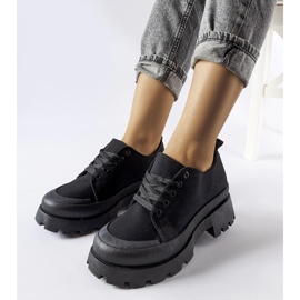 Fekete cipő masszív Pointe talppal 1