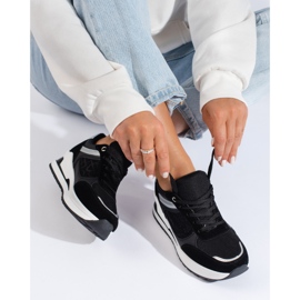 Fekete női tornacipő fehér Shelovet betéttel 1