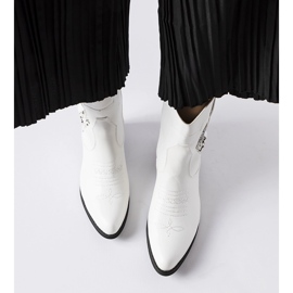 Henriette fehér magas sarkú cowboy csizma 1