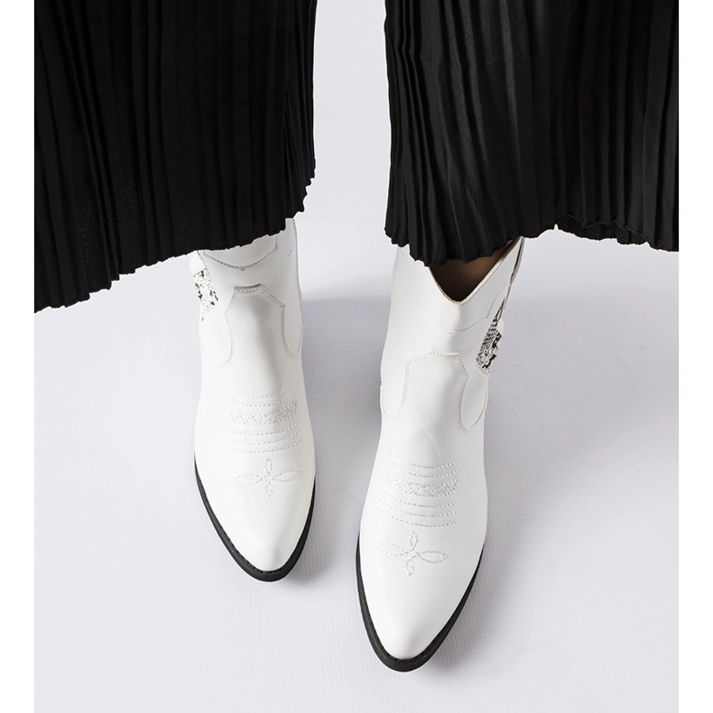 Henriette fehér magas sarkú cowboy csizma 1