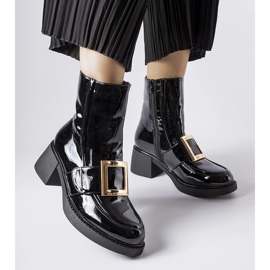 Fekete lakkozott magas sarkú bokacsizma a Girarditól 1