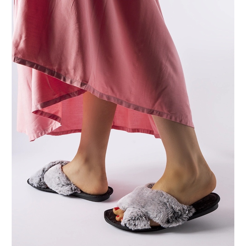 Szürke bundás papucs a Domenica-tól 1 Szürke bundás papucs a Domenica-tól 1