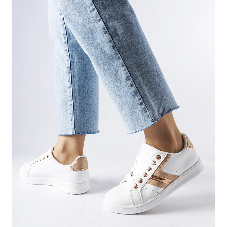 Fehér tornacipő rózsa arany Rizzo akcentussal 1