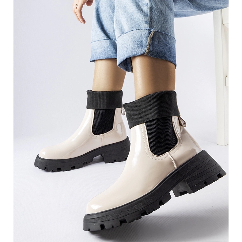 Bézs színű felbújós munkáscsizma a Breolungi cégtől 2