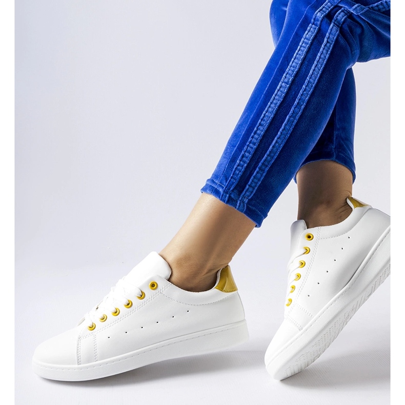 Bushnell fehér tornacipő sárga díszítéssel 1