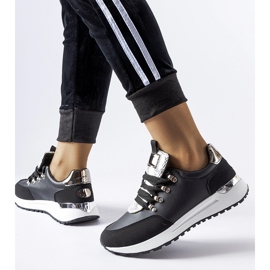 Fekete tornacipő ezüst Frum díszítéssel 1