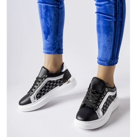 Fekete tornacipő ezüst Leo díszítéssel 1