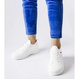 Fehér slip a Callimaco tornacipőn 1 Fehér slip a Callimaco tornacipőn 1