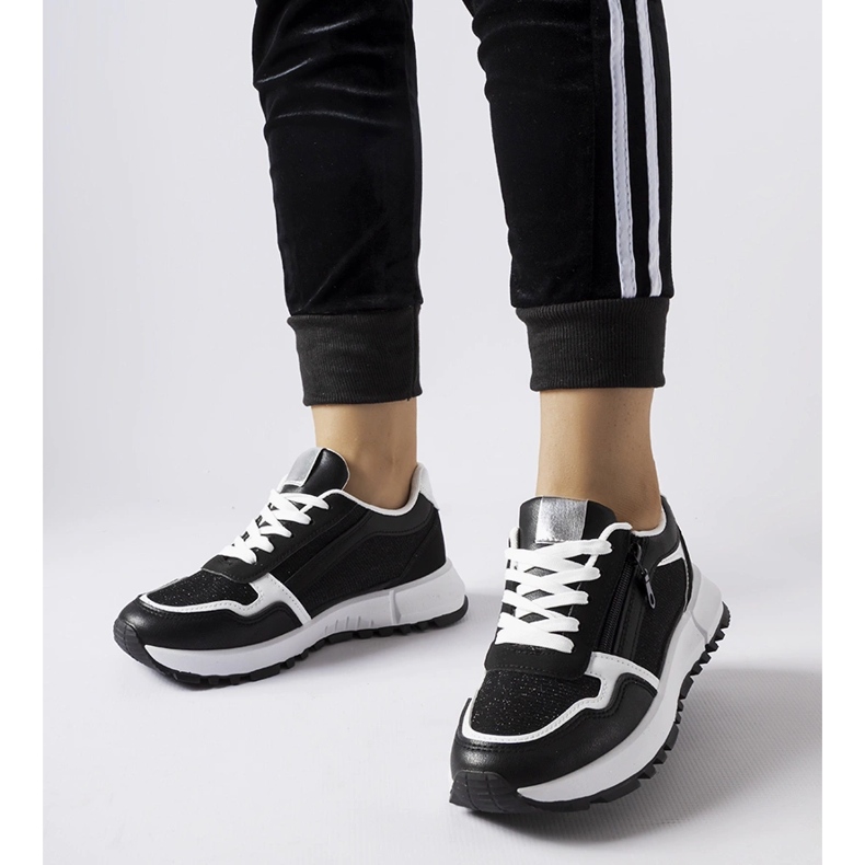 Fekete dekoratív Camuzzoni tornacipő 1