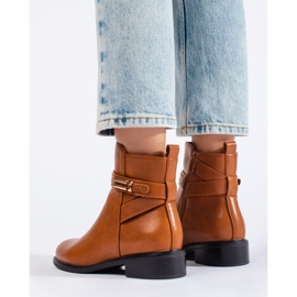 Barna, klasszikus hőszigetelt női csizma a Shelovet-től 1