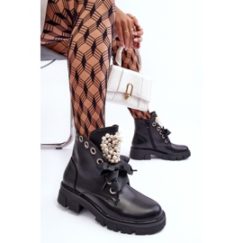 Díszített alacsony lapos csizma fekete Binga 1