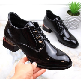 Fekete lakk fűzős női magassarkú cipő Vinceza 1