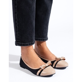 Fekete és bézs női balettlakások Shelovettől 2