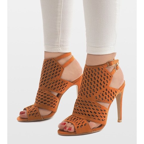 Teve áttört csizma a 238-5 barna 1