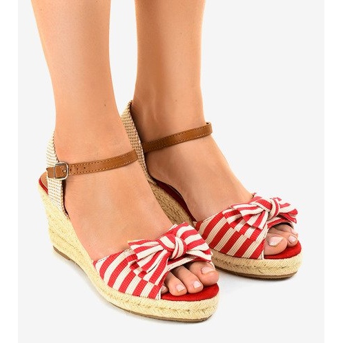 Piros ék szandál íjjal W032 1