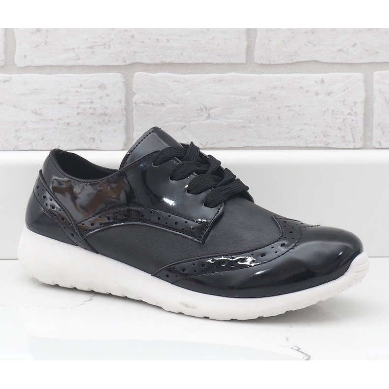 Fekete női sportcipő YD-7 1