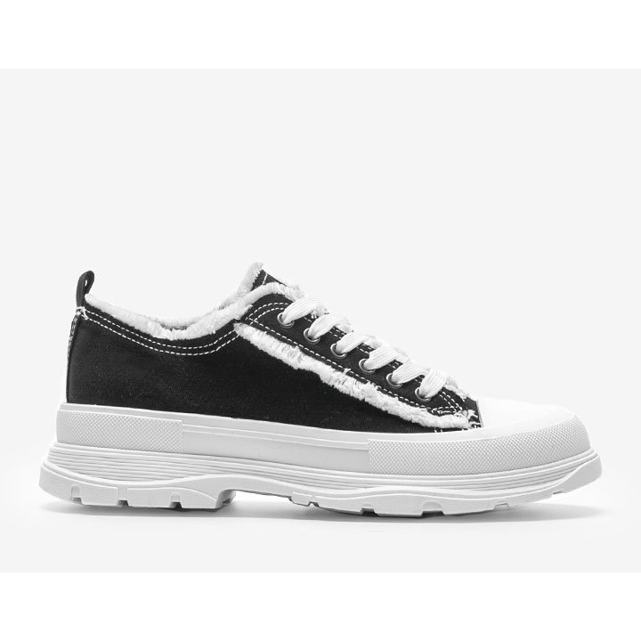 Fekete cipők vastag Makenna talpon 1