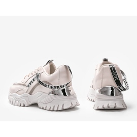 Bézs cipők vastag Claudia talppal 1