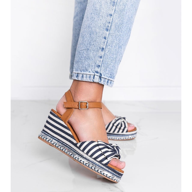 Kék -fehér ékű Dulce szandál 1