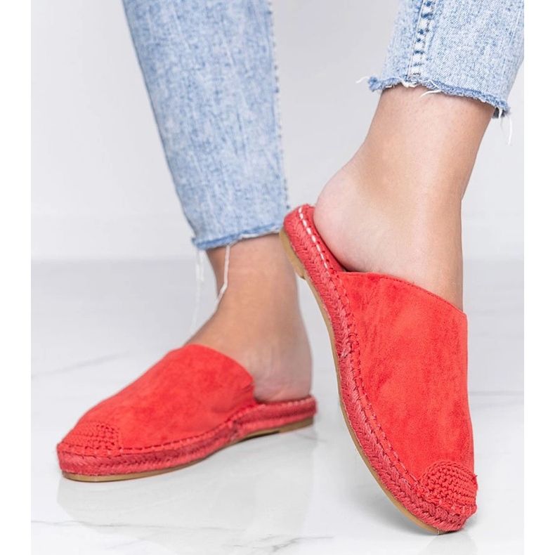 Vénusz vörös szárnyai piros 1