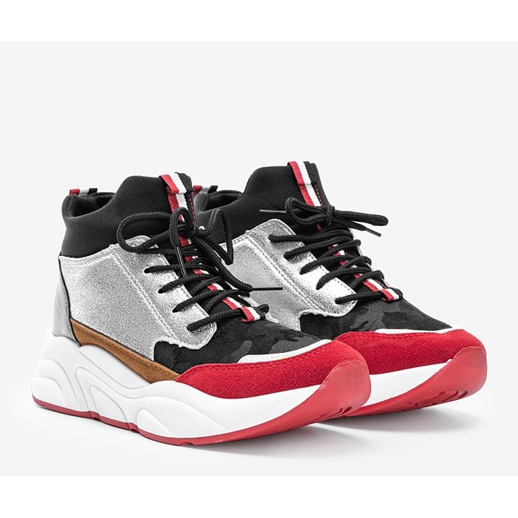 Fekete cipők vaskos Cassadi talpon sokszínű 1