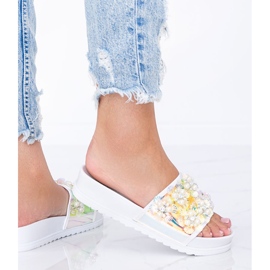 Roma fehér holografikus papucs 1