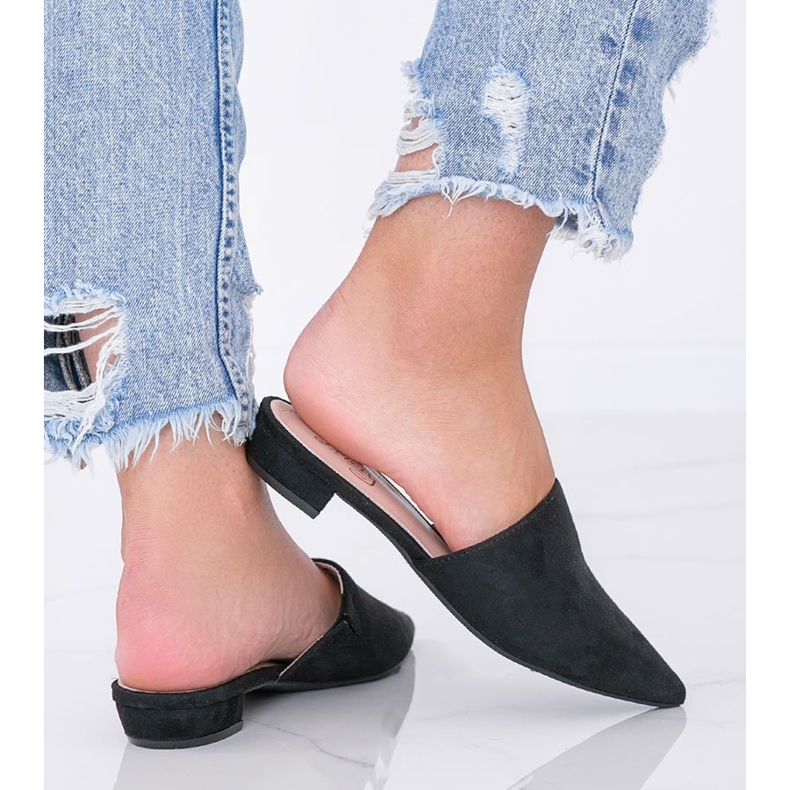 Fekete, magas sarkú szandál Santiagóból 1