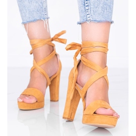 Ginny teve fűzős szandál barna 1 Ginny teve fűzős szandál barna 1