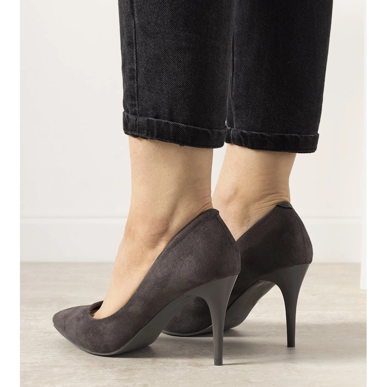 Szürke pumpák Eliana alacsony sarkán 1