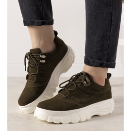 Zöld sportcipők magas Justika talppal 1