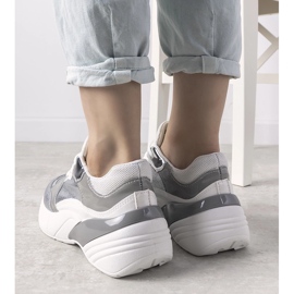 Ezüst cipők magas talpon fehér 1