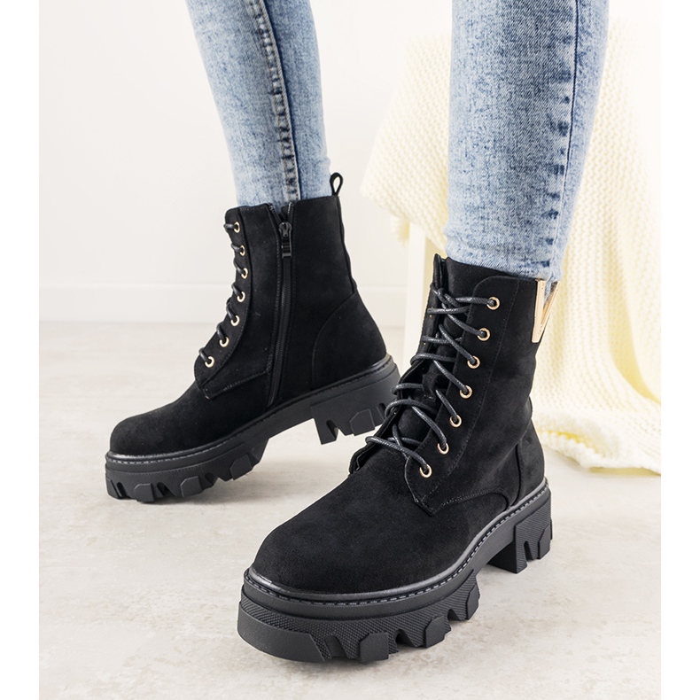 Fekete csizma magas Rudes talpon 2