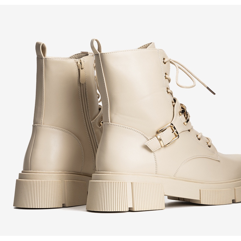 Bézs színű csapdázók arany Laurette lánccal 1