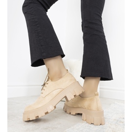 Bézs színű cipő vastag Melisande talppal 1
