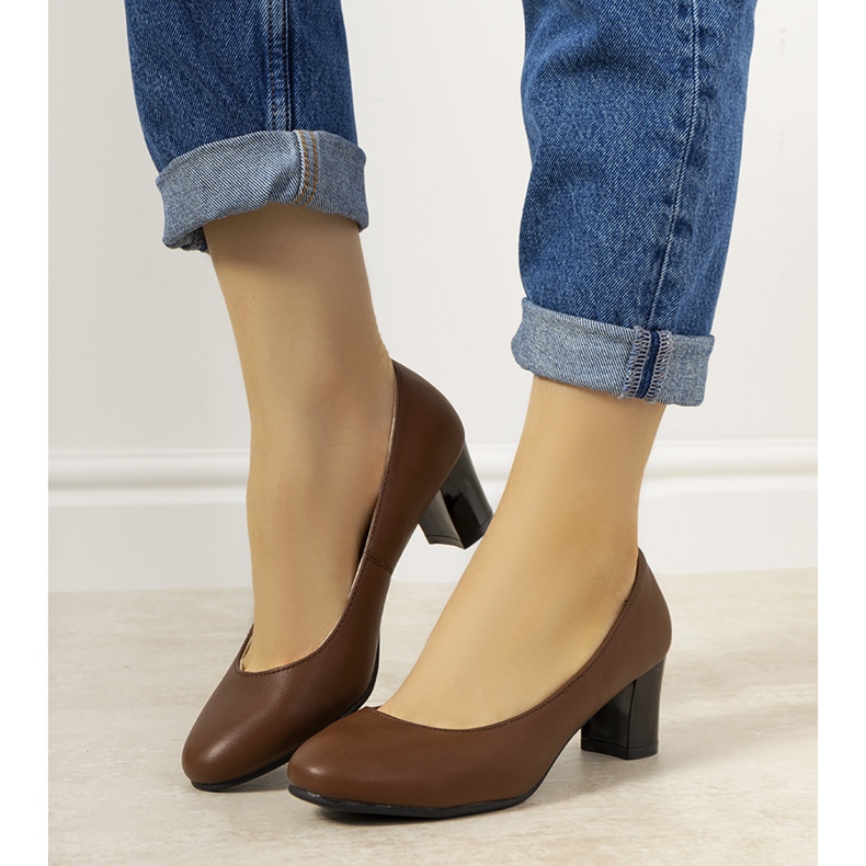 Barna szivattyúk az oszlopon 1