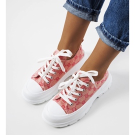 Rózsaszín és bézs színű tornacipő a Waters-től 1 Rózsaszín és bézs színű tornacipő a Waters-től 1